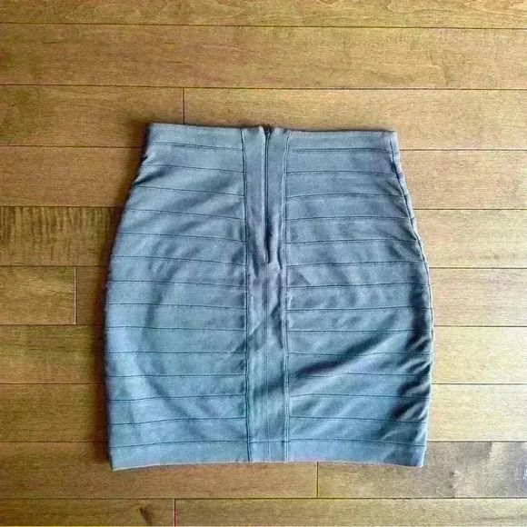 Express | Bandeau skirt olive green  size 2 (fits larger) - Picture 4 of 4